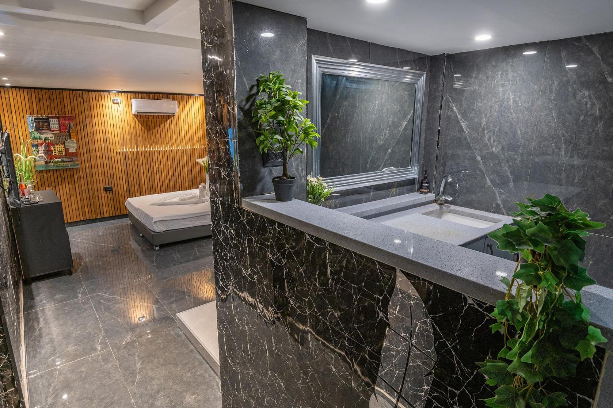 Lago Suites Hotel Gerusalemme Esterno foto