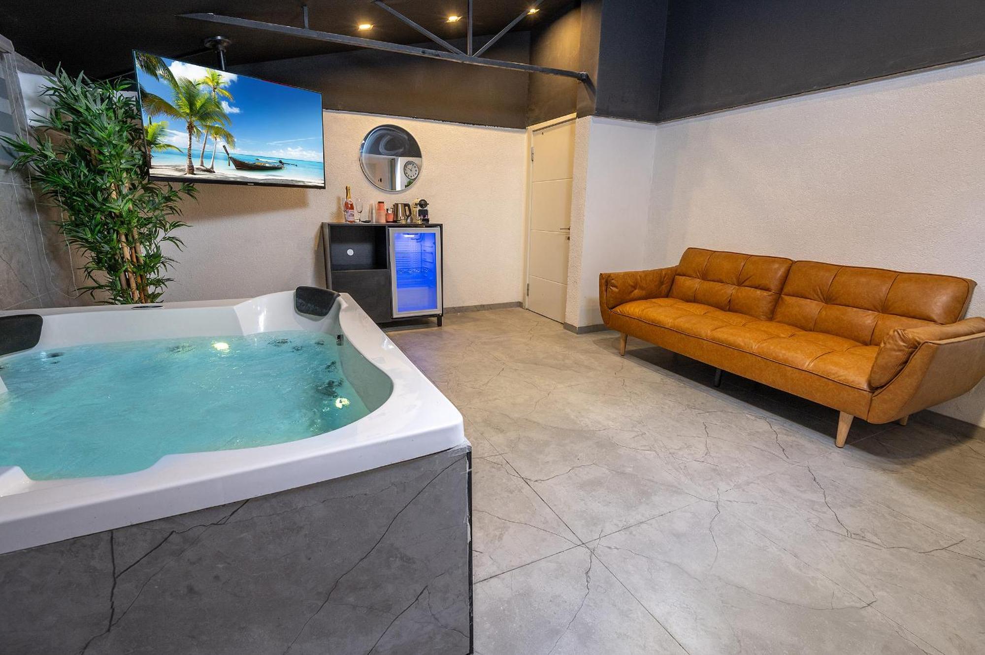 Lago Suites Hotel Gerusalemme Esterno foto