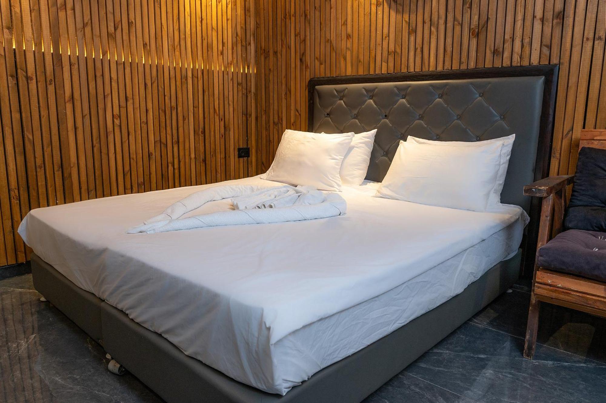 Lago Suites Hotel Gerusalemme Esterno foto